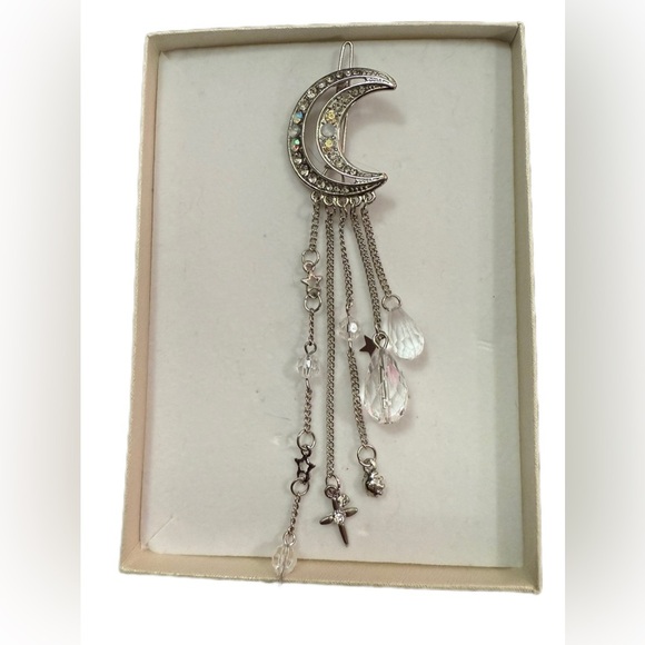 Silver Crescent Moon hair accessory clip - Picture 1 of 3